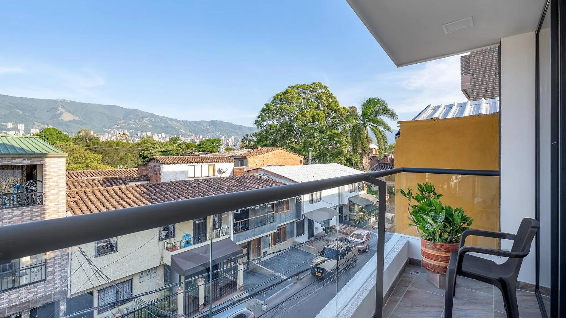 Apartamento Medellin-Cerca Al Poblado-201 0*,  Colombia